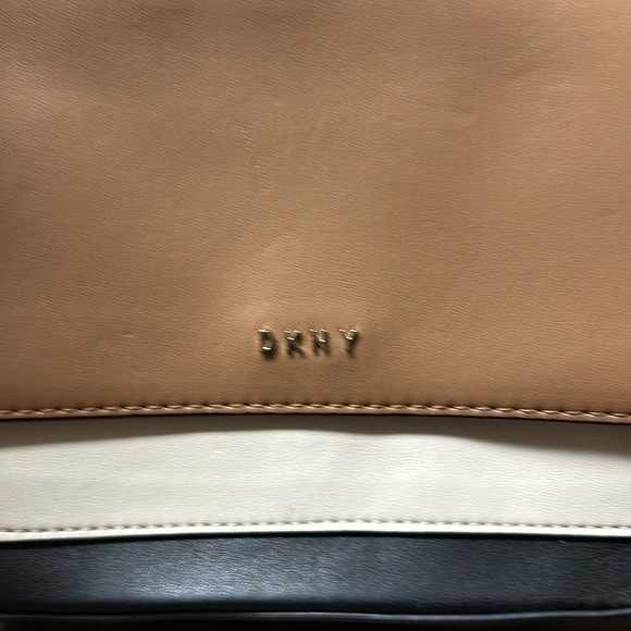 DKNY cross body purse preowned great condition. 10” wise by 7” length. - Picture 3 of 6
